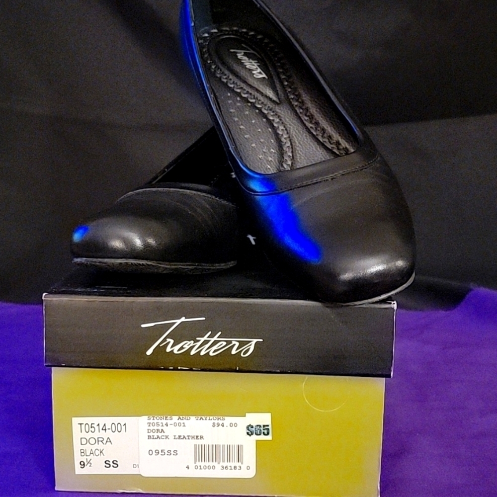 COPY - Trotters Black Leather Low Heel Pumps 9.5 N